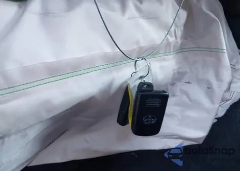 2016 Toyota Rav4 Se z USA, uszkodzony, nr VIN JTMNFREV8GJ064739